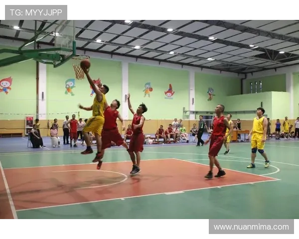 周懒予杯赛场两强争先十二好手紧随其后全力冲刺赛况激战正酣不断